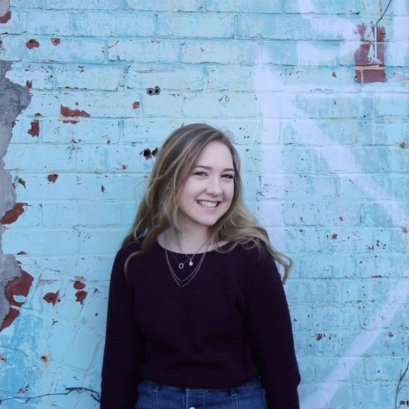 Meet your Posher, Anna - Picture 1 of 1